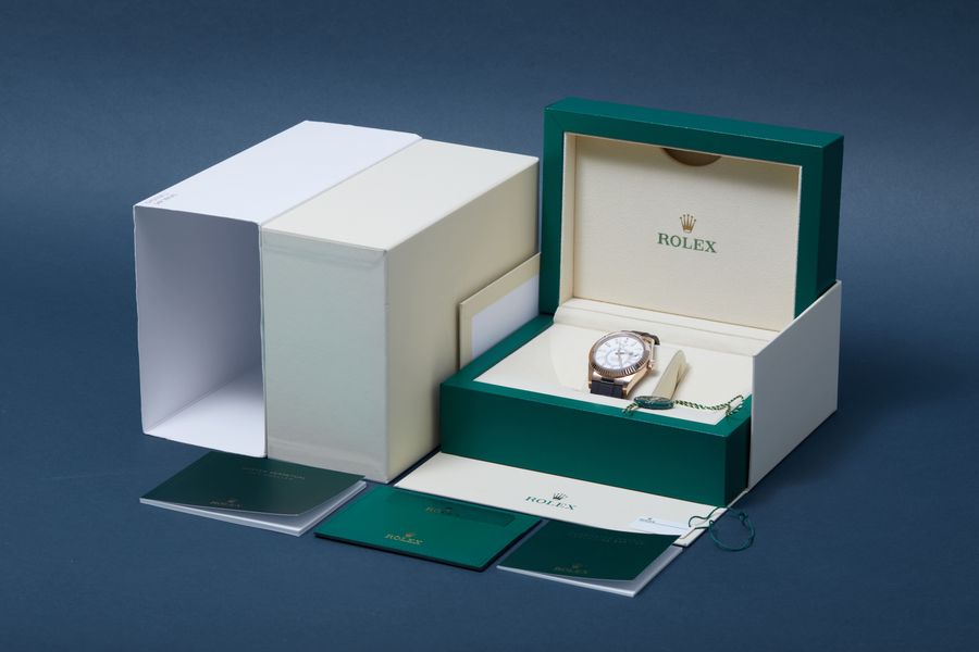 Rolex Sky-Dweller 326235